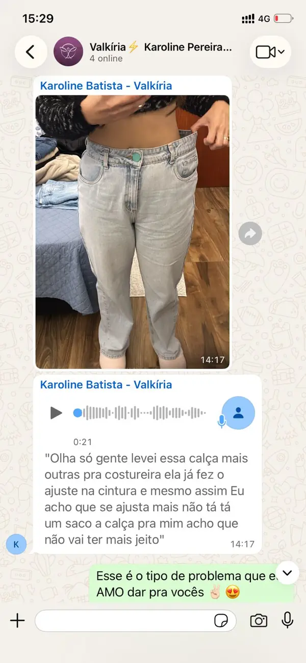 Print de WhatsApp da aluna Karoline mostrando calça larga na cintura.